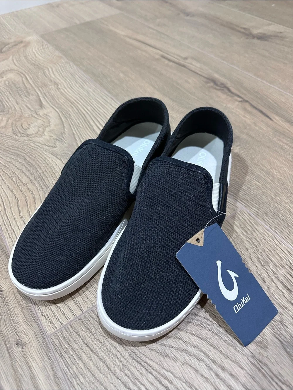 NWT Olukai Women’s Black Slip-On Canvas Sneakers Size 8.5